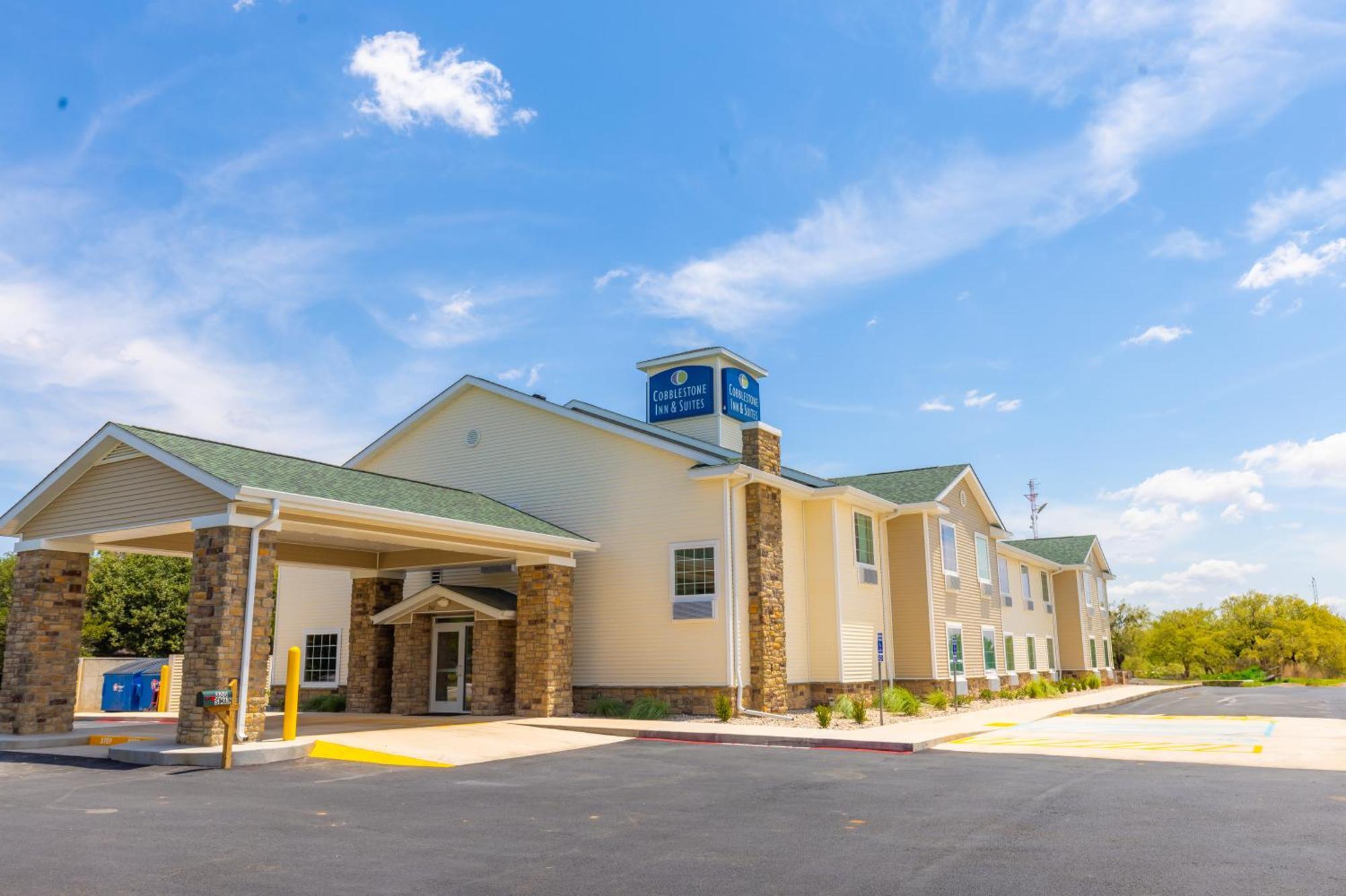 Cobblestone Inn & Suites - Winters Zewnętrze zdjęcie