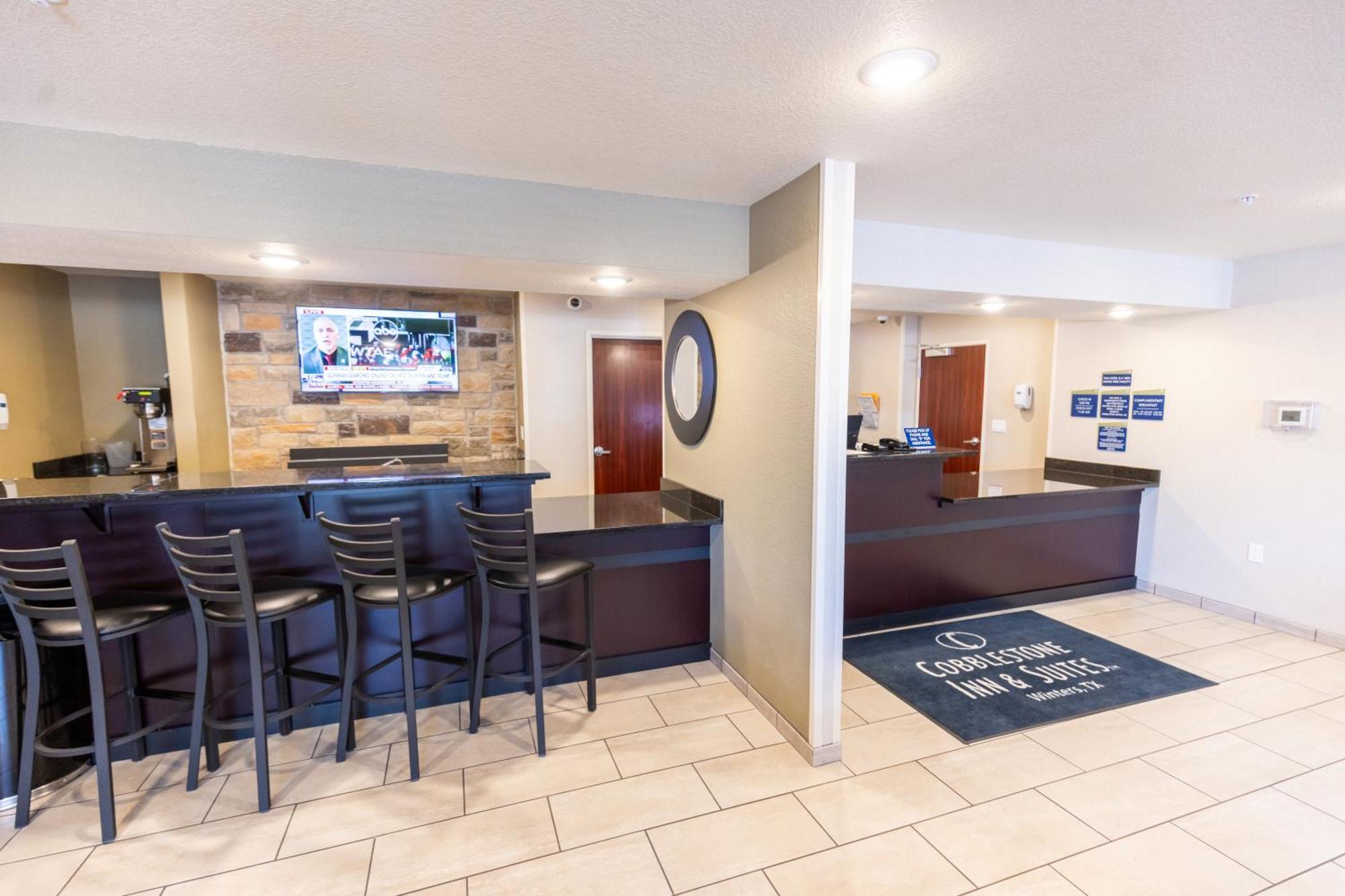 Cobblestone Inn & Suites - Winters Zewnętrze zdjęcie
