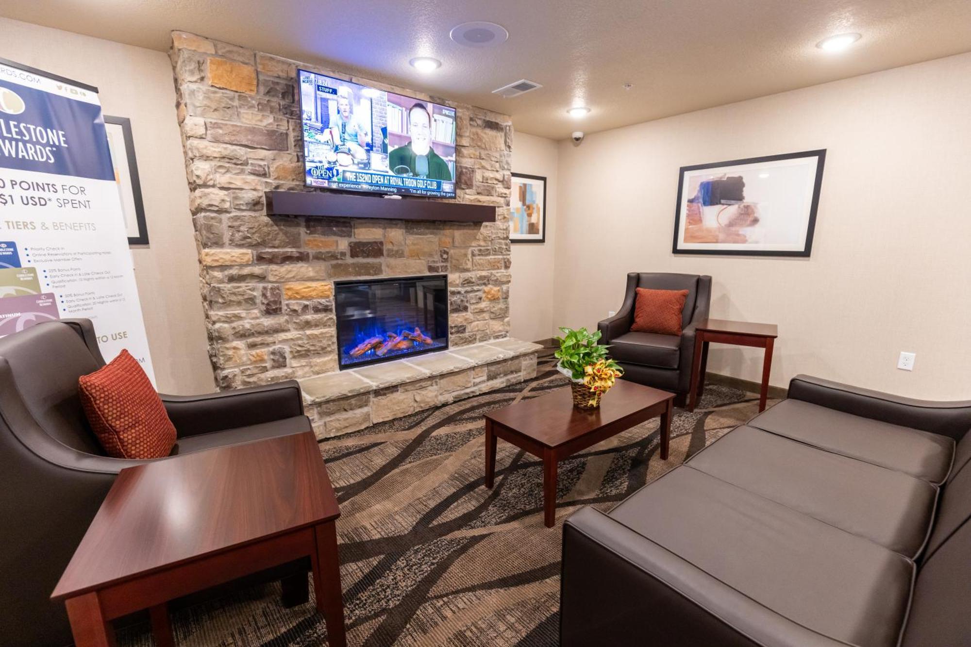 Cobblestone Inn & Suites - Winters Zewnętrze zdjęcie