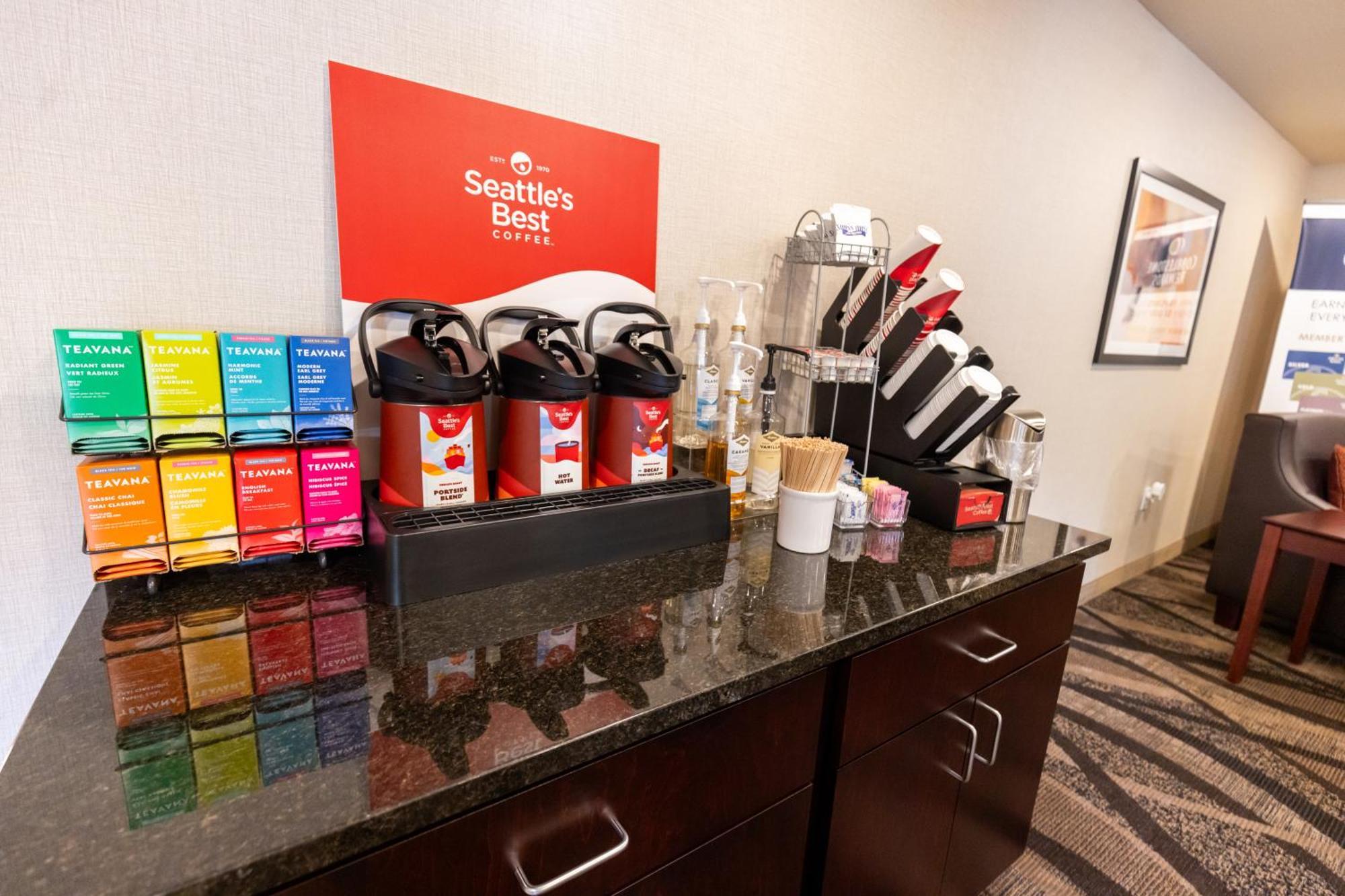 Cobblestone Inn & Suites - Winters Zewnętrze zdjęcie